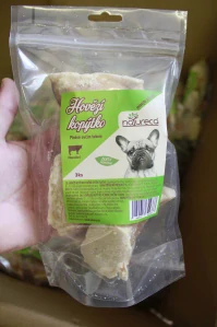  Hovězí kopýtko plněné ovčím tukem sušené 3 ks